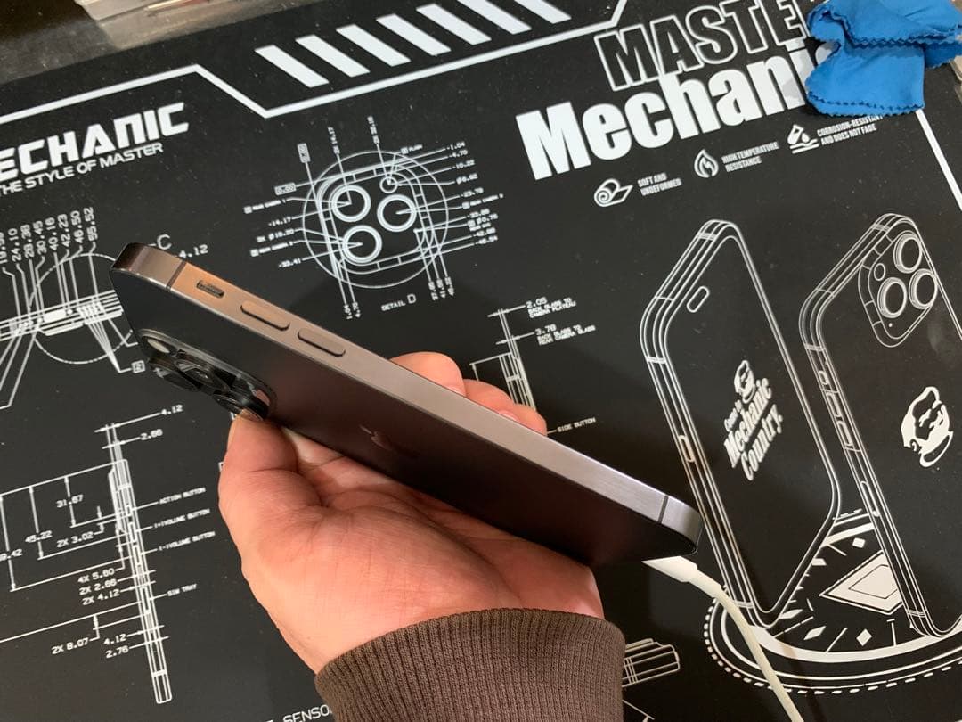 Apple iPhone XR カスタム品 (15Pro風) 128GB