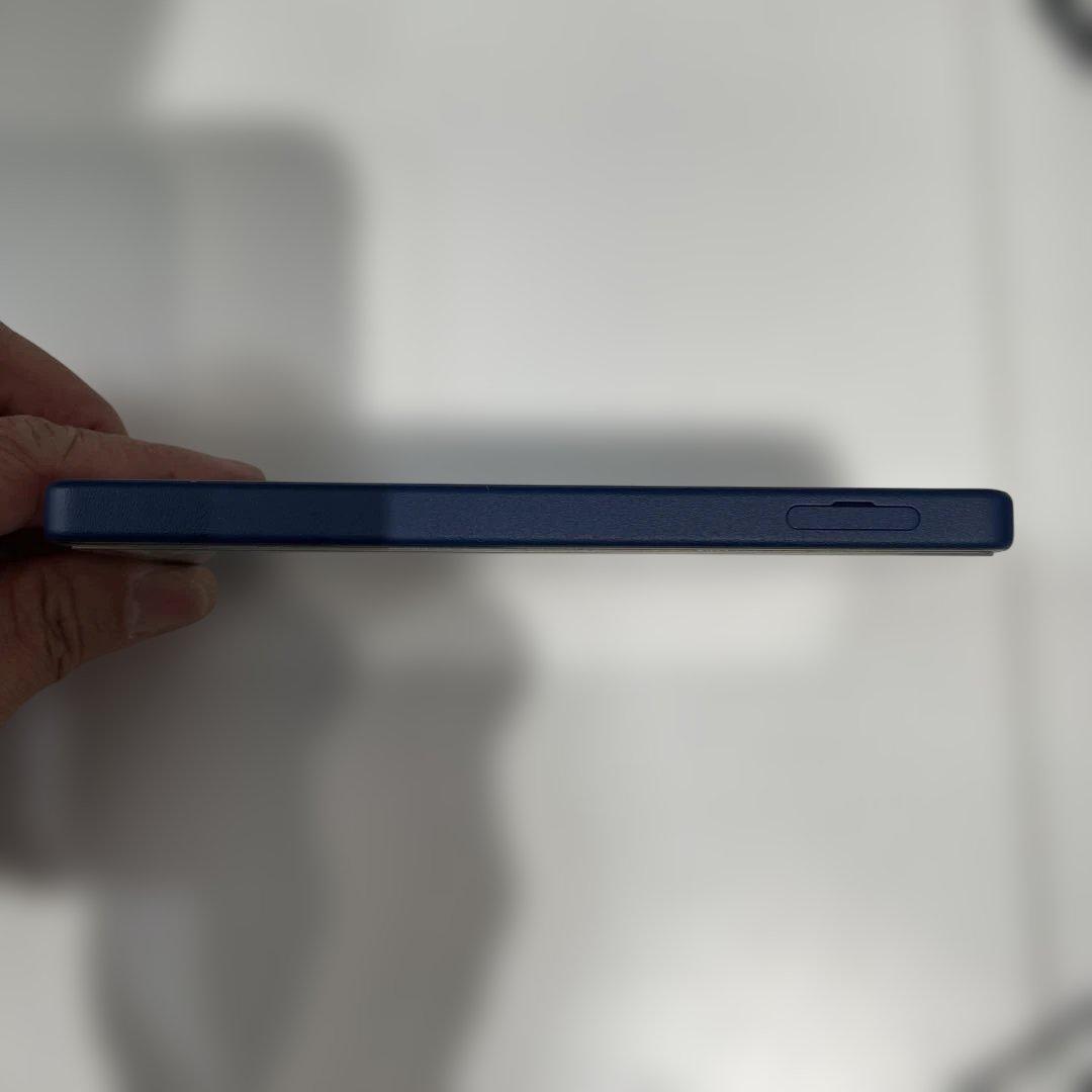 Sony Xperia ネイビー 本体