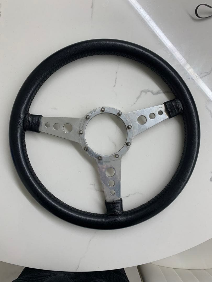 モトリタステアリング ブラックレザー