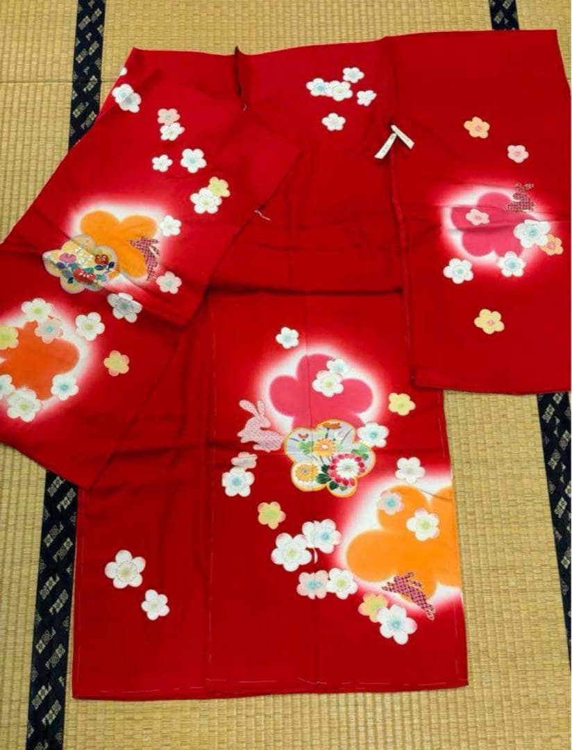 七五三　四ツ身女の子着物　正絹　仮絵羽　友禅　鮮やか赤　梅　可愛いうさぎ柄