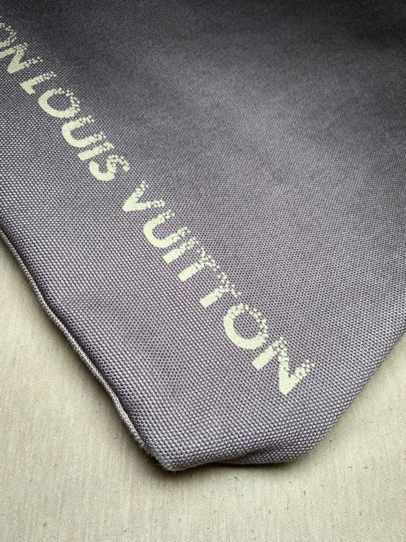 【限定 】ルイヴィトン フォンダシオン 美術館 キャンバストート　ポーチ付き！