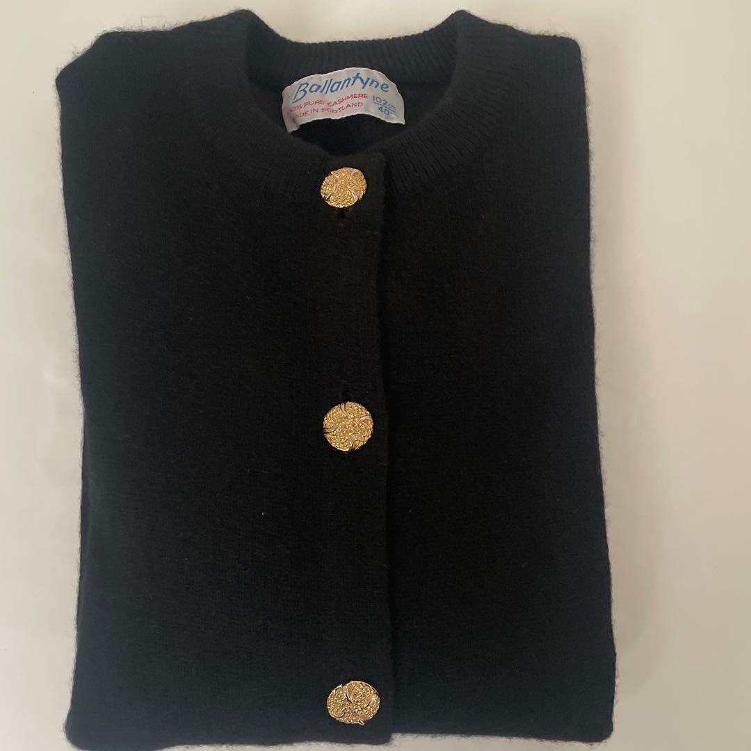 Ballantyn バランタインカシミヤ 黒 金ボタン カーディガン 40