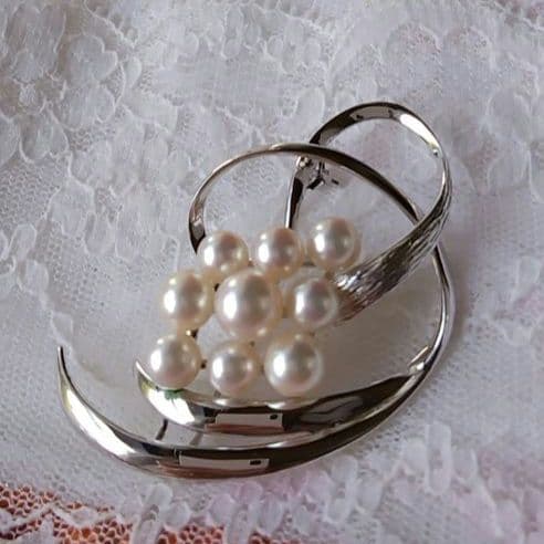 ★ピーター★田崎真珠　艷やかアコヤ本真珠9珠ブローチ　SILVER 保証書