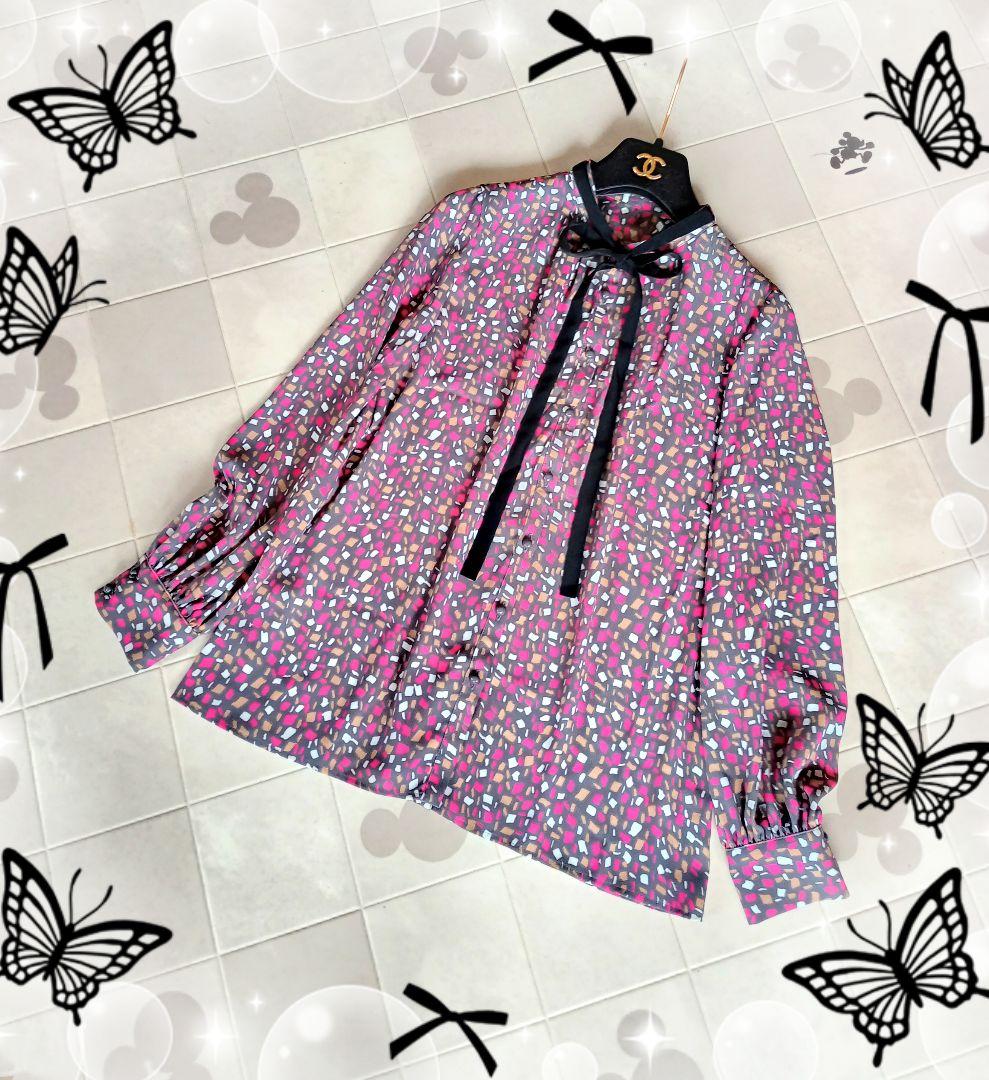 のんこまま♡ANAYI♡イレギュラースクエアプリントタイ付き ブラウス