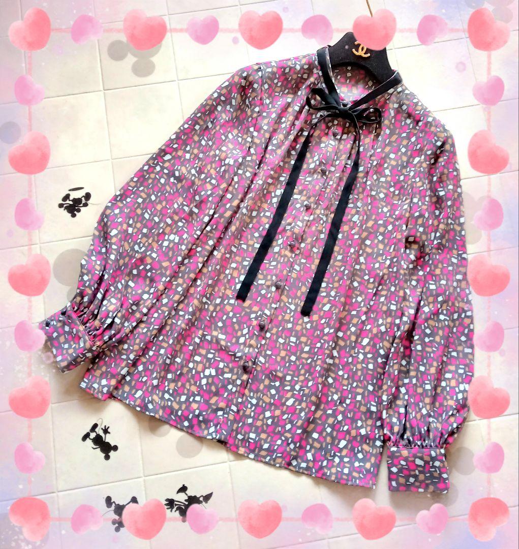 のんこまま♡ANAYI♡イレギュラースクエアプリントタイ付き ブラウス