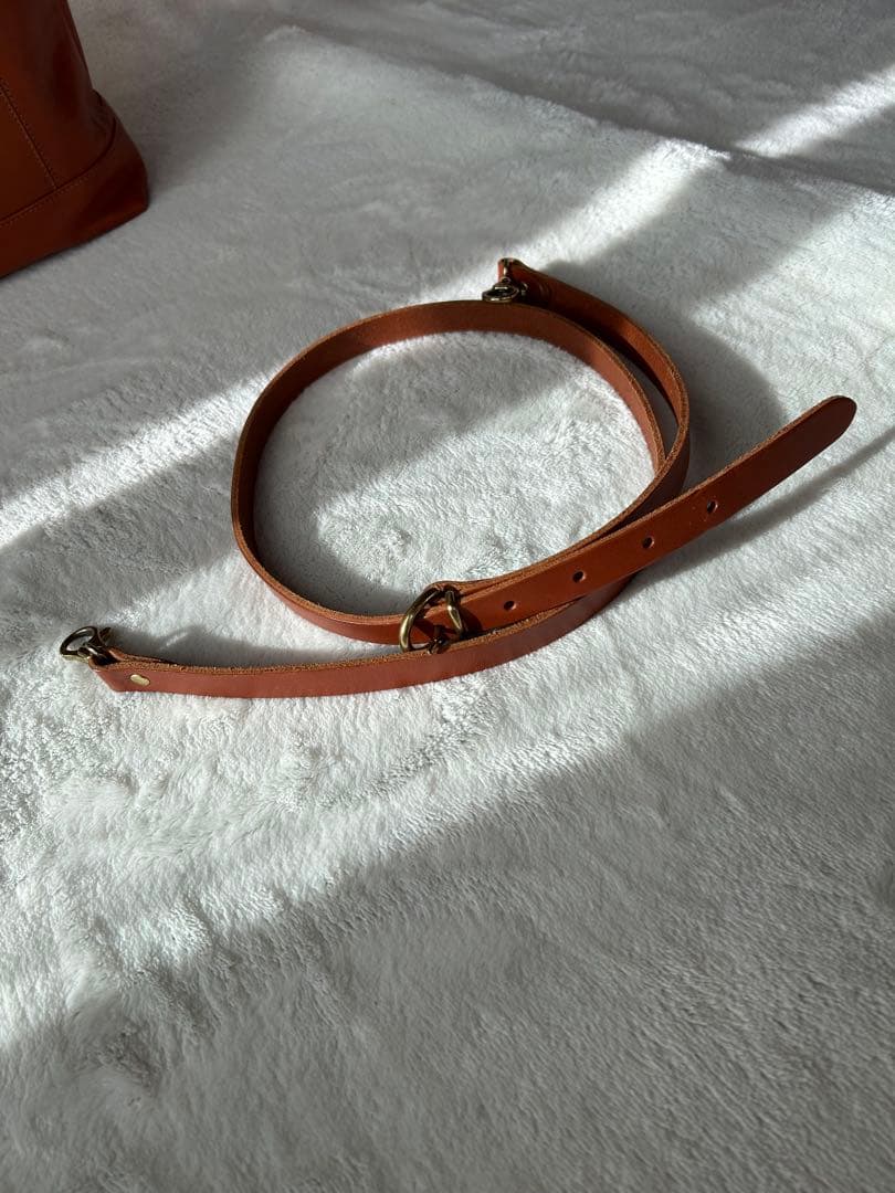 るみIL BISONTE レザーショルダートートバッグ キャメル