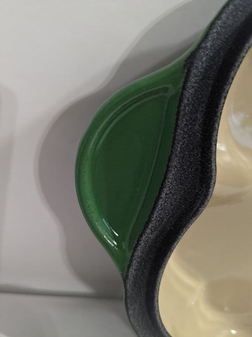 レア品未使用　ル・クルーゼ　ココット　トレフル　クローバー　20cm　エメラルド