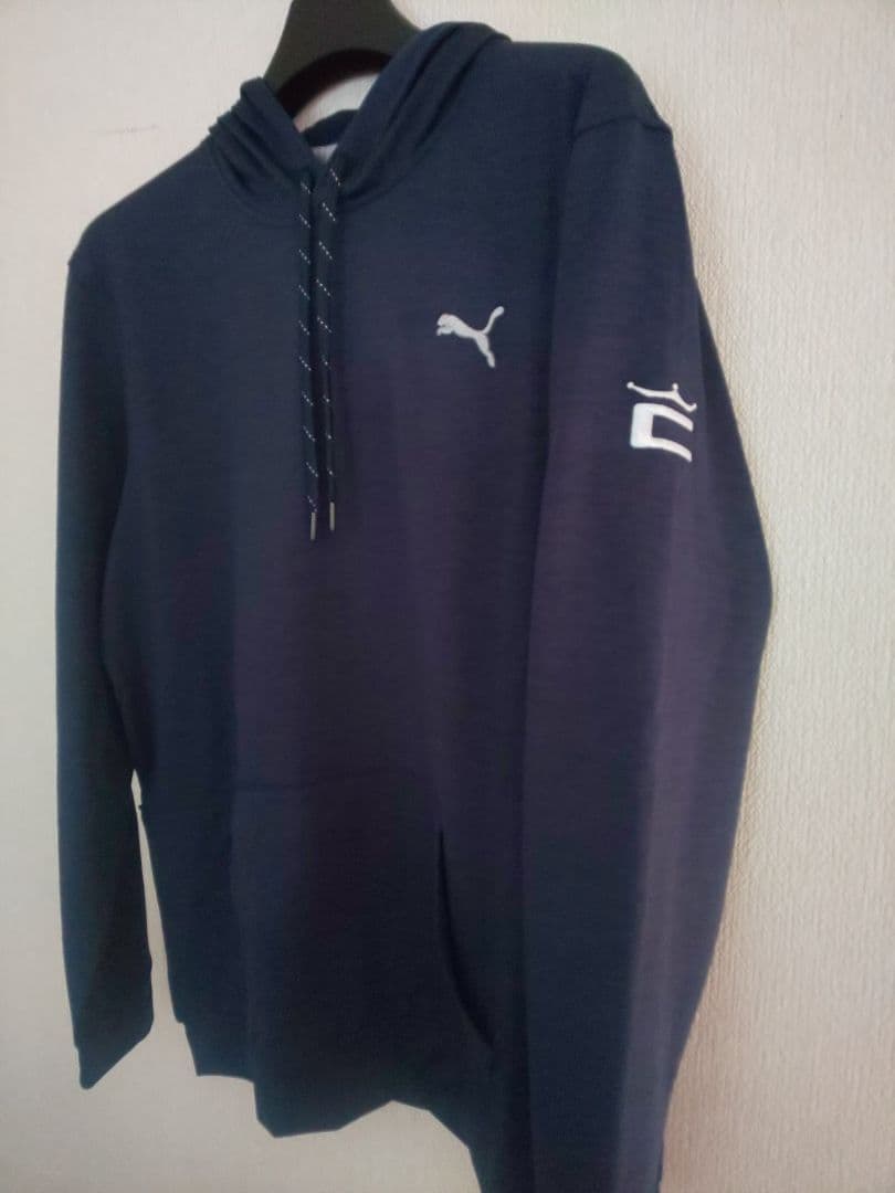 USコブラプーマ限定 Cloudspunプログレスフーディー紺 特注刺繍