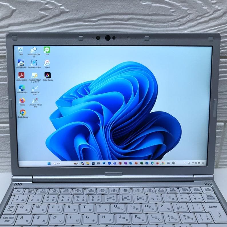 極美品》＊MS Offic2024認証/ 使用時間浅 /レッツノートCF-SV1