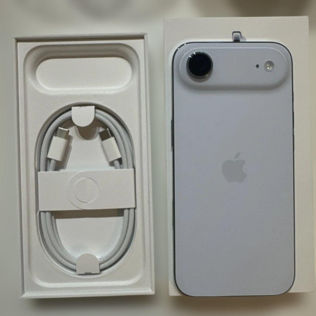 【美品】Apple iPhone Air スカイブルー 本体 充電ケーブル箱あり