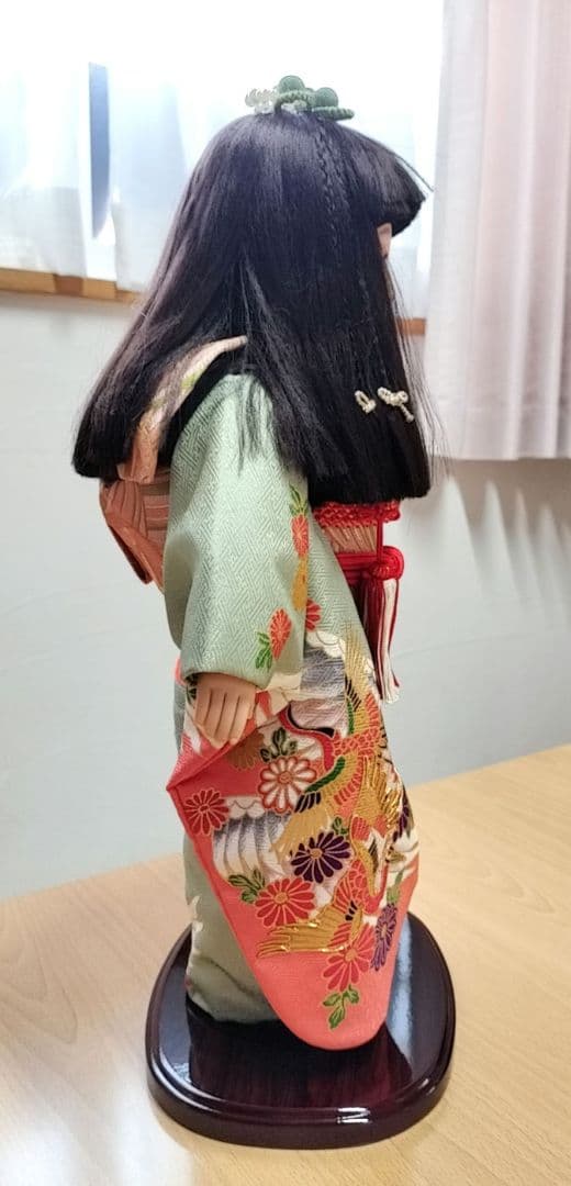 新品未使用。市松人形 綺麗な衣装綺麗な顔 栗毛編み込みリボン可愛い✨公司作