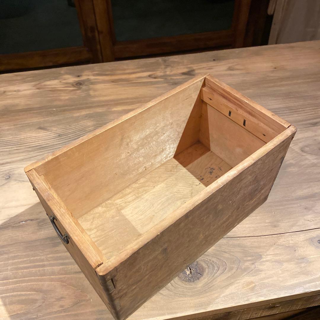 古い魚入れ用 木製釣り箱 仕切り付き 古道具