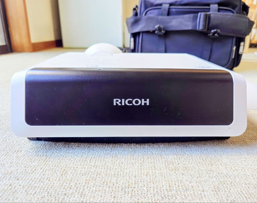 RICOHプロジェクター PJ WX4240N 本体 付属品あり【ランプ3時間】