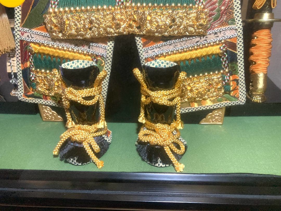 五月人形　鎧ケース飾り　ガラスケース入り