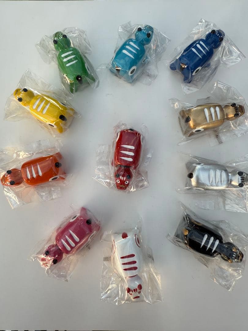 赤べこ　カラーベコ　置き物　箸置き