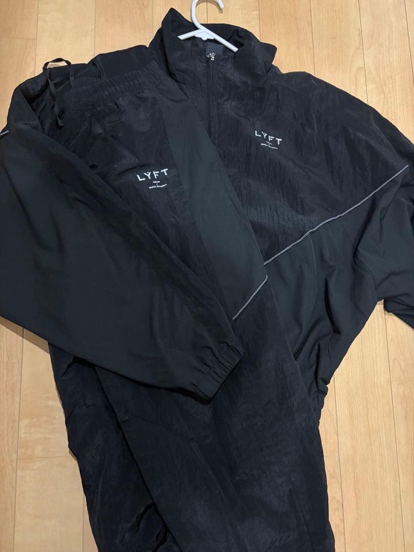 LYFT V-FORM OVERSIZE TRACK JACKET - ブラック