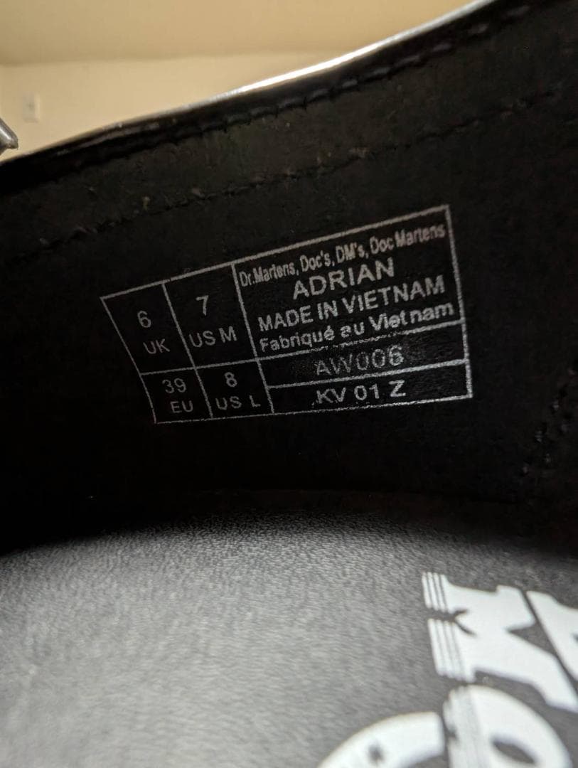 断捨離DR. MARTENSタッセル付き黒ローファー