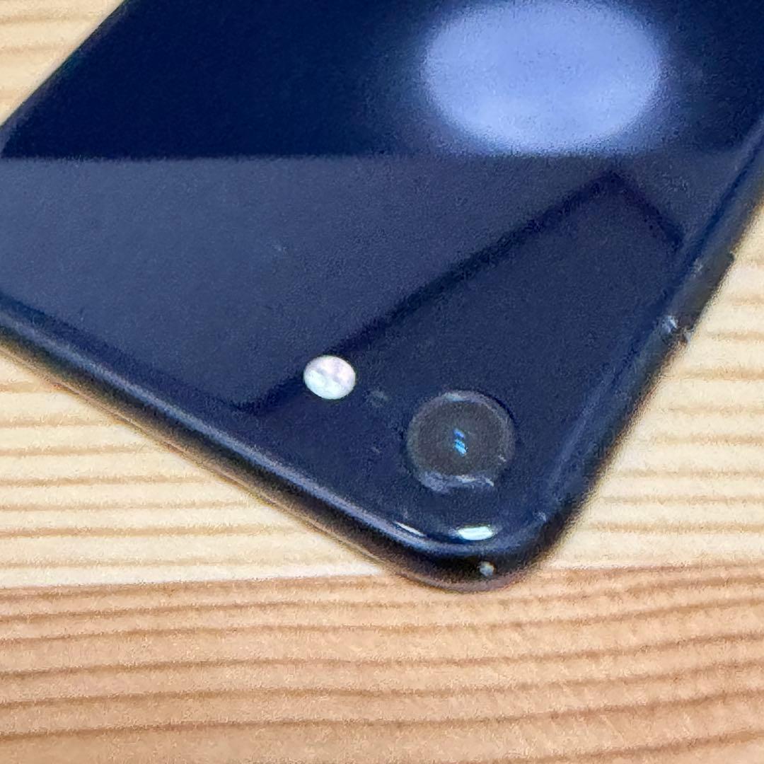 バッテリー新品　iPhoneSE第3世代64GB SIMフリー　美品