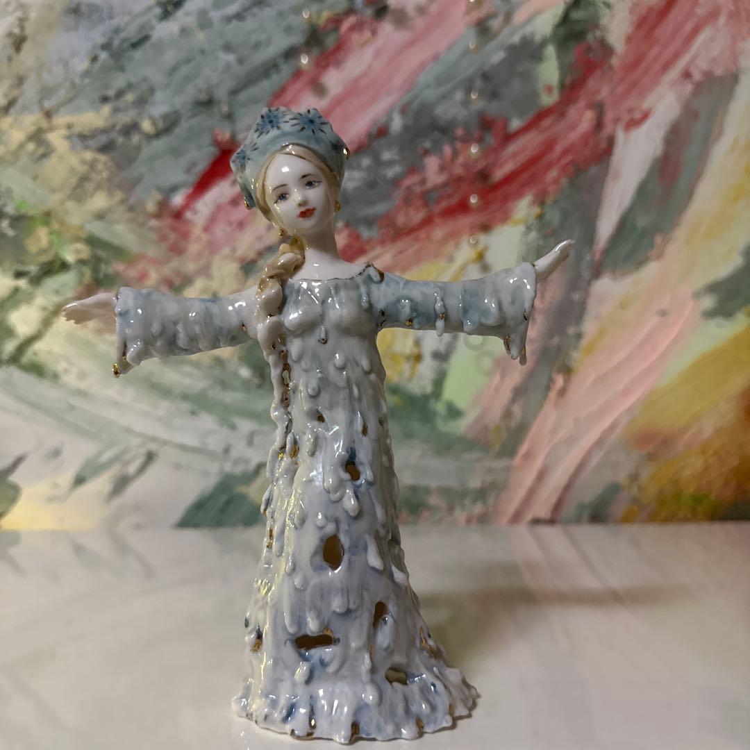 溶けゆく雪娘 20cm。一点もの。磁器製。手作り。 陶芸家 Arkhipova