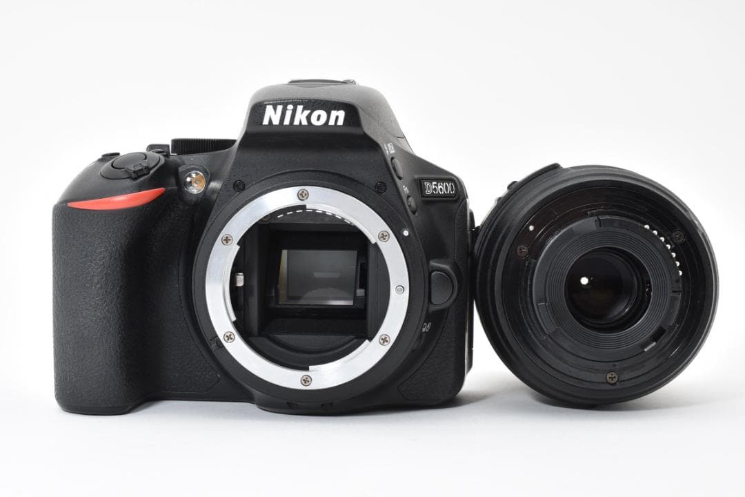 Nikon ニコン D5600 18-55VRレンズキット