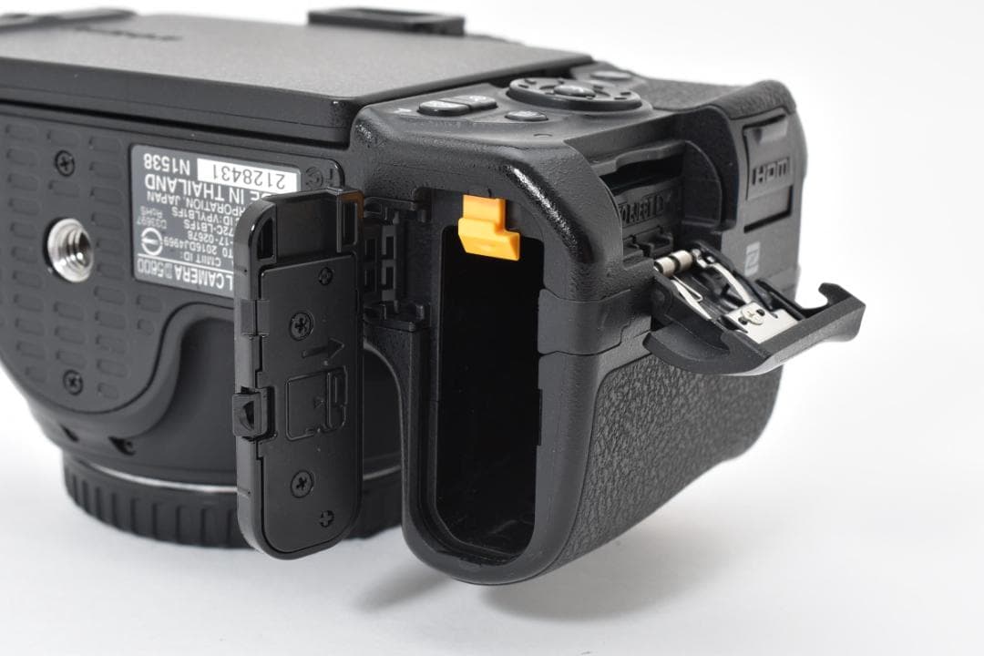 Nikon ニコン D5600 18-55VRレンズキット