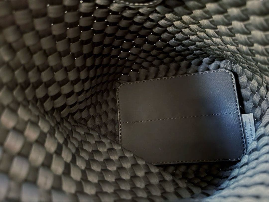 ♥️新品未使用♥️ NAGHEDI ナゲディ クロスボディバッグ ショルダー 軽量