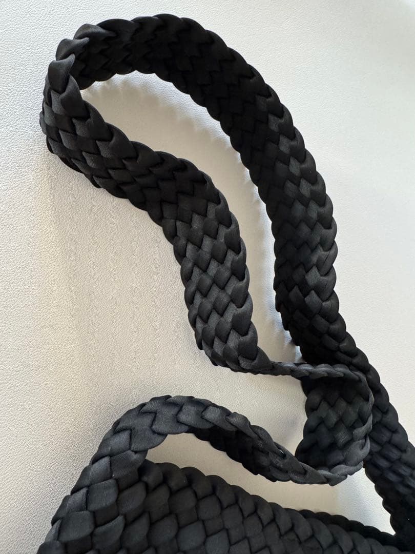 ♥️新品未使用♥️ NAGHEDI ナゲディ クロスボディバッグ ショルダー 軽量