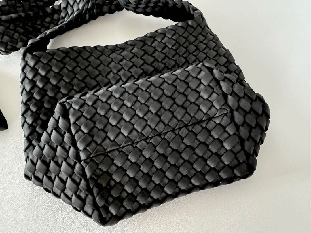 ♥️新品未使用♥️ NAGHEDI ナゲディ クロスボディバッグ ショルダー 軽量