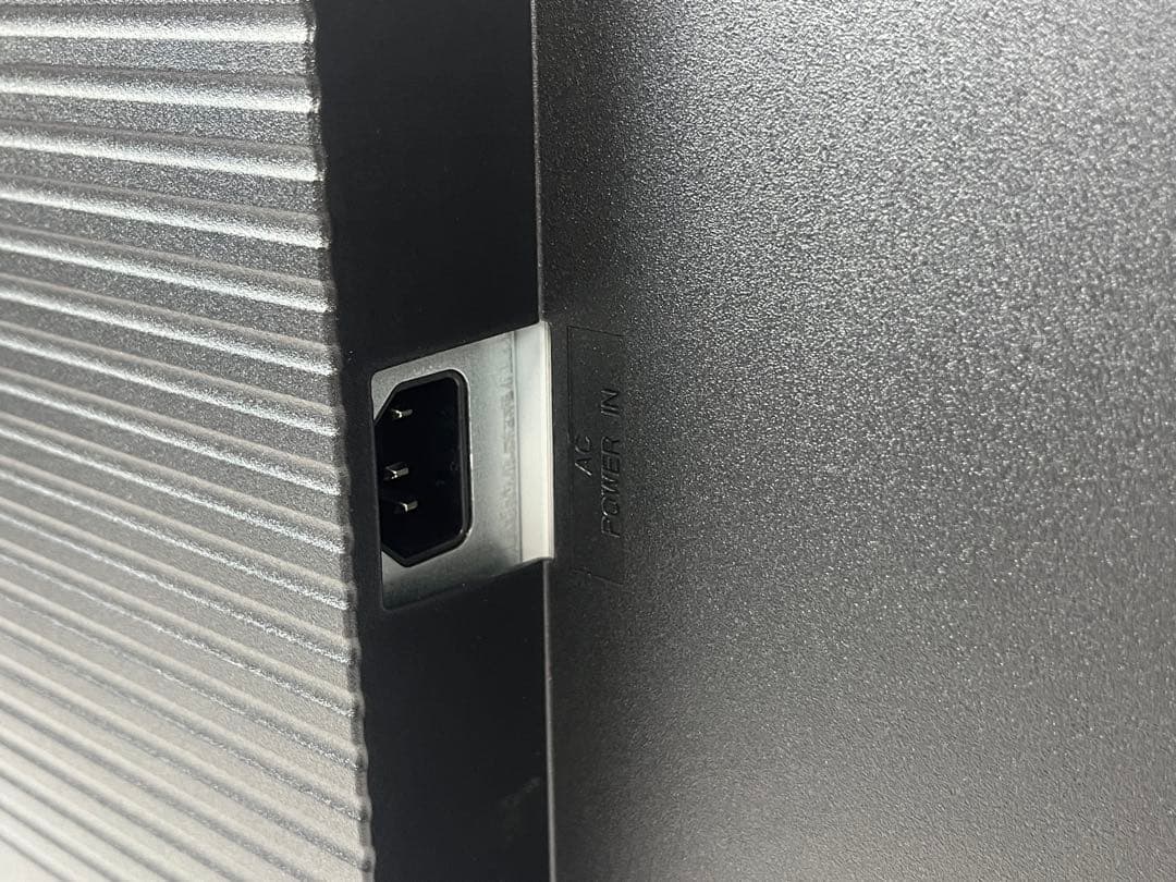 大画面IODATA 31.5インチモニター DF321XDB　内蔵スピーカー