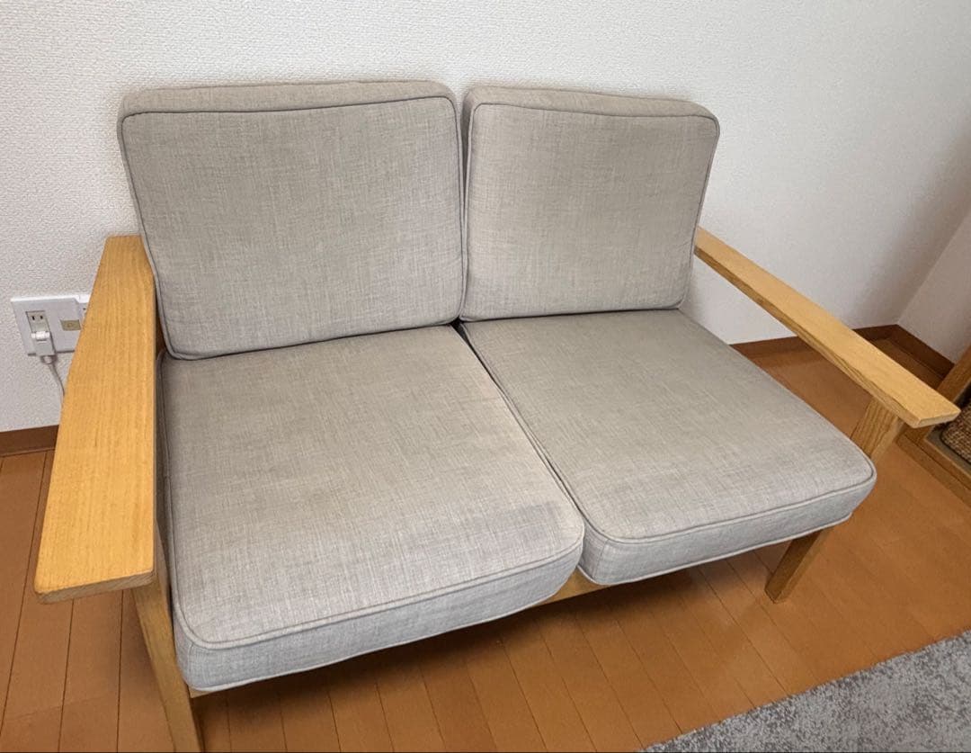 【9/27まで出品】2人掛けソファ 木製フレーム グレー
