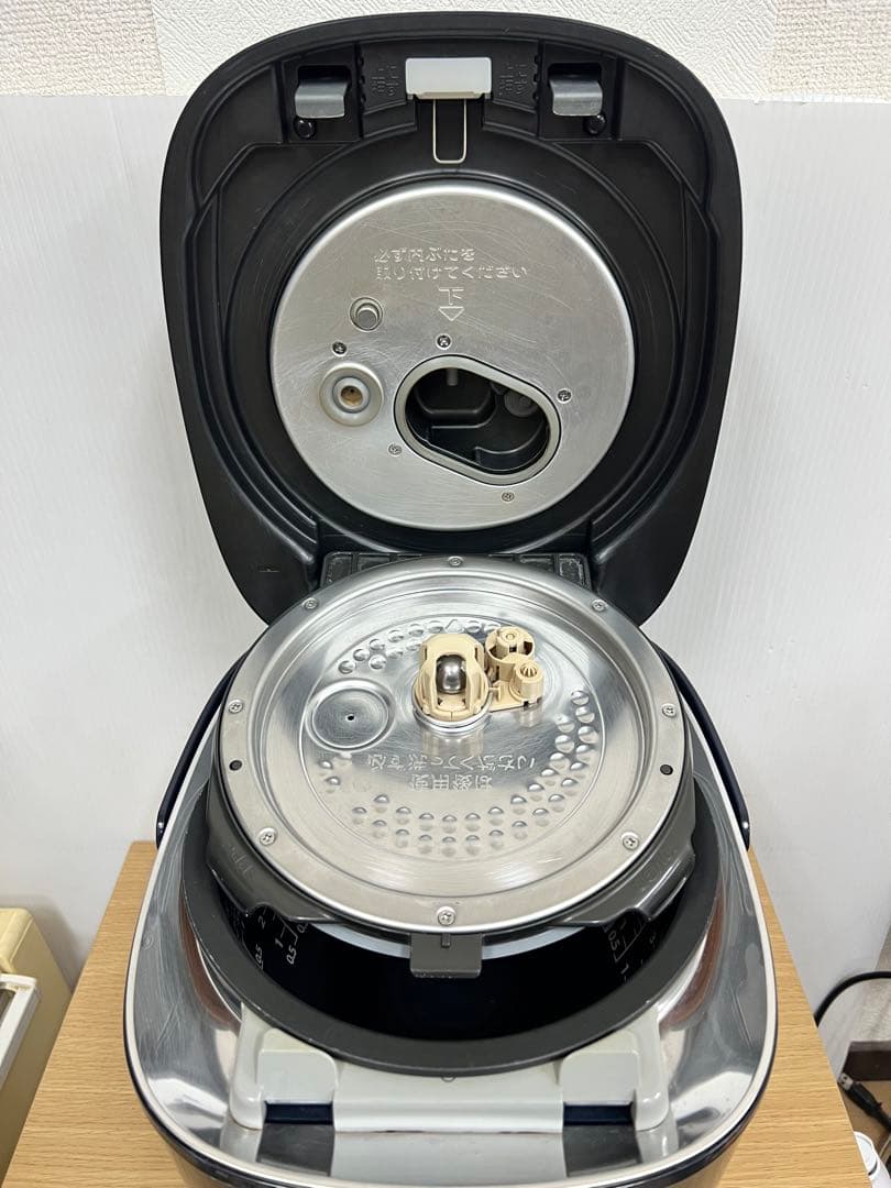 [東芝]真空圧力IH炊飯器 RC-10VSN 5.5合 かまど銅釜 2019年製