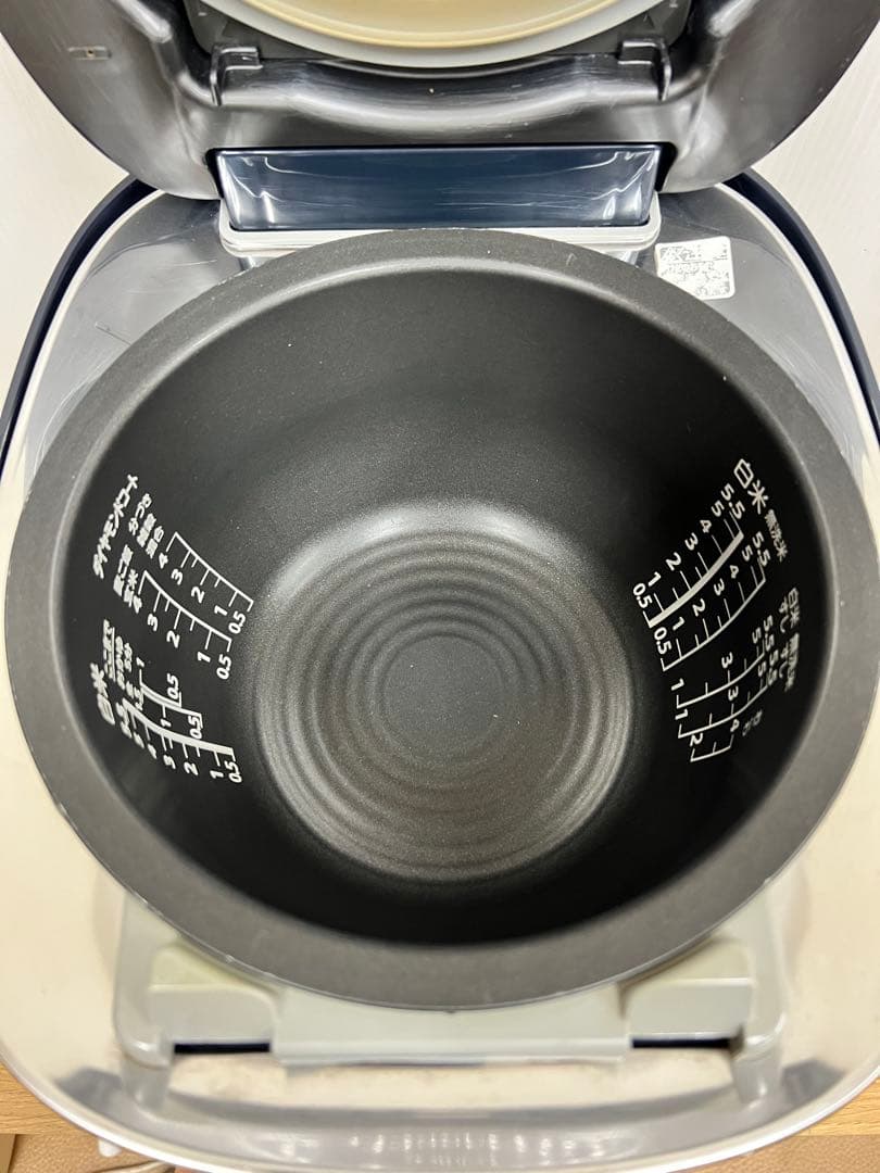 [東芝]真空圧力IH炊飯器 RC-10VSN 5.5合 かまど銅釜 2019年製