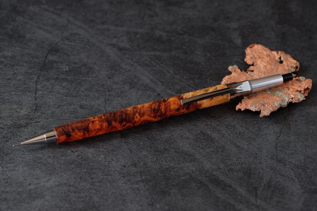 PG5木軸カスタム0168　高村杢工房 製図用シャープペンシル　花梨瘤極上の紅白