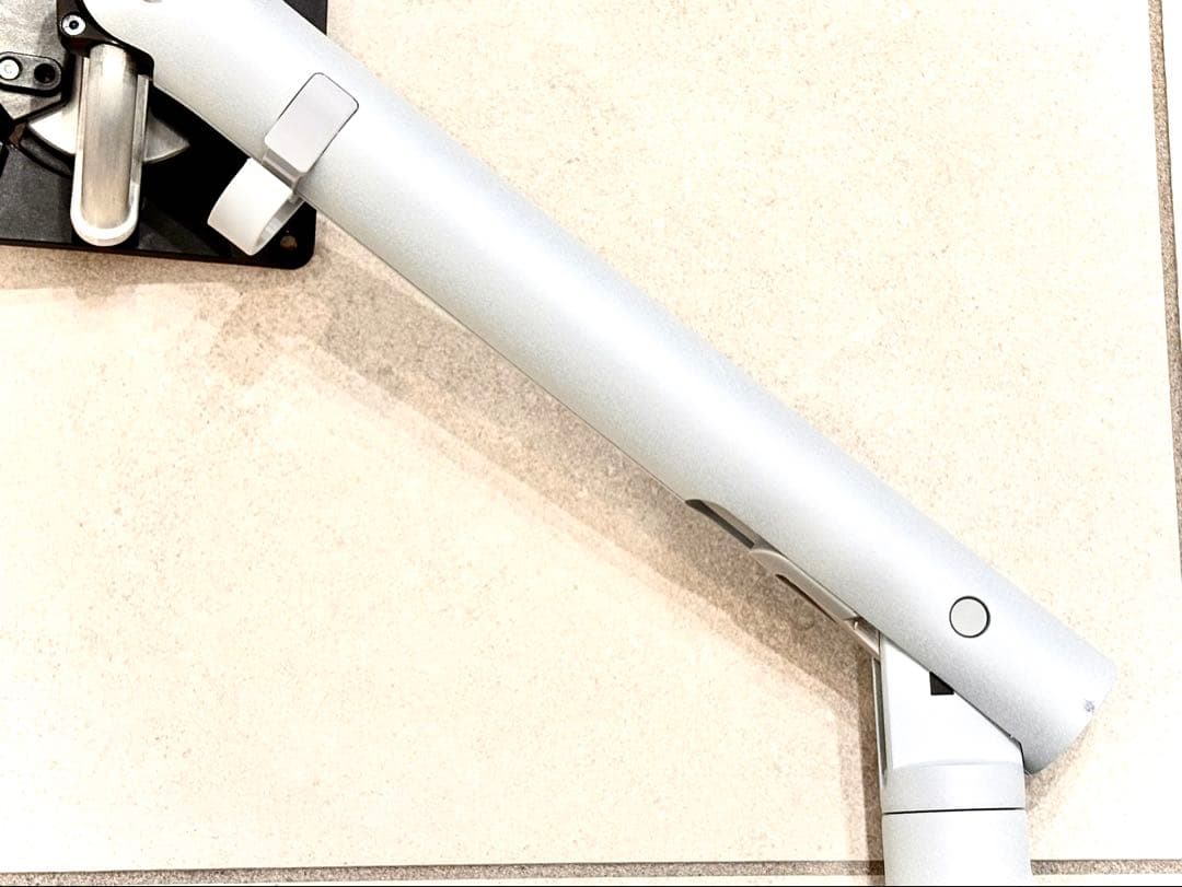 フロー　モニターアーム　usmハラー テーブル　トリプル