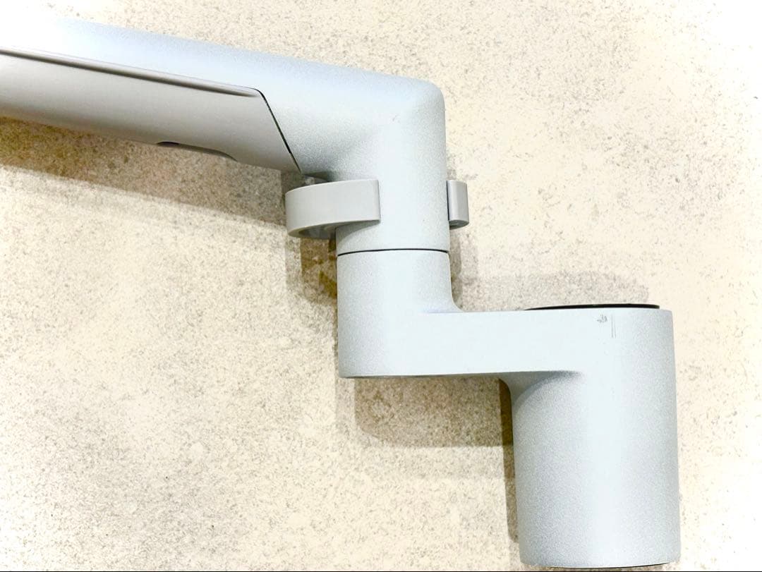 フロー　モニターアーム　usmハラー テーブル　トリプル