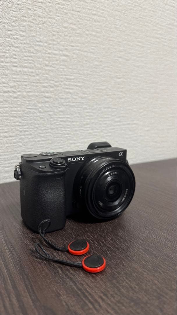 【美品・シャッター1284】sony α6400 単焦点レンズ＋おまけ