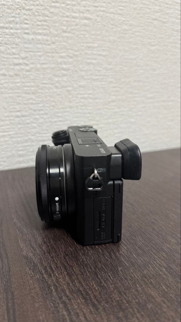 【美品・シャッター1284】sony α6400 単焦点レンズ＋おまけ