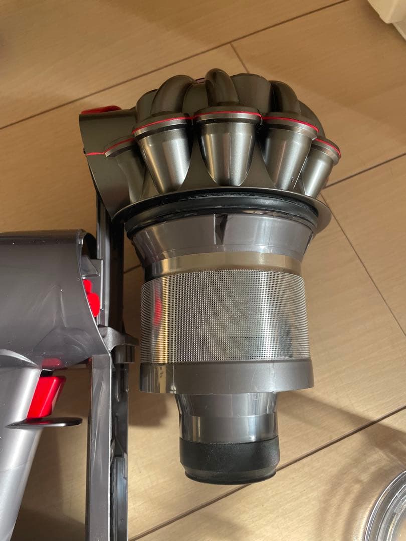 【美品】Dyson V8 Slim Fluffy 2024年製