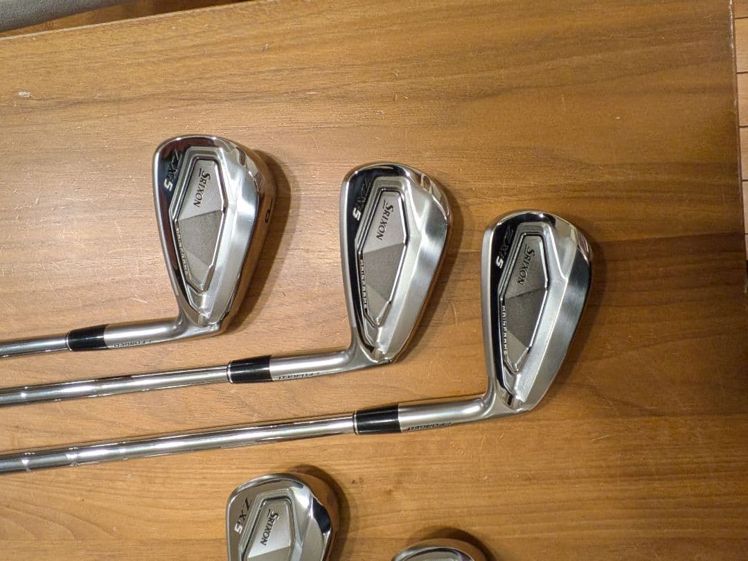 スリクソンzxi5アイアン。5〜PW6本セット。DG105Xシャフト。カスタム品
