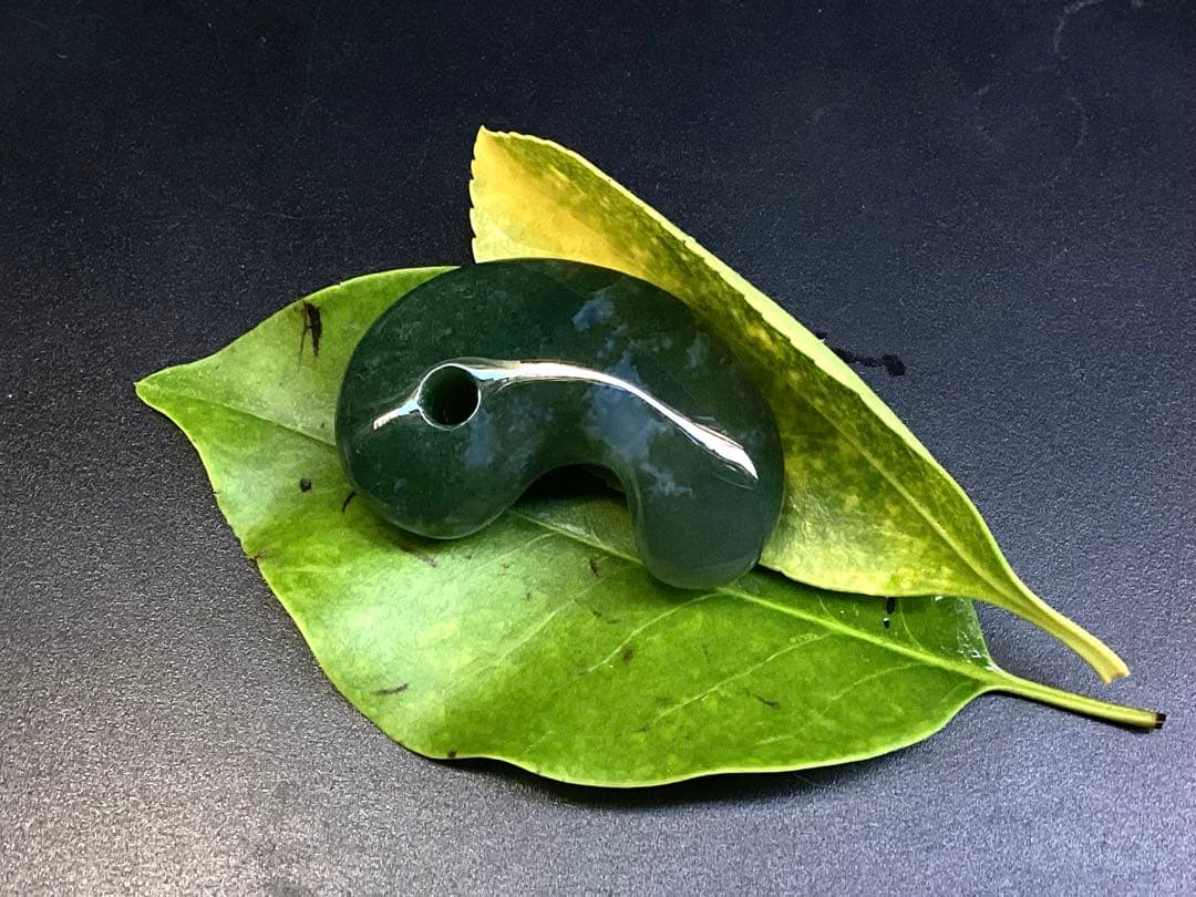 ✳驚きの透かし‼️花仙山*出雲【碧玉】　皆無の逸品‼️ 本物をコレクション御守りに‼️