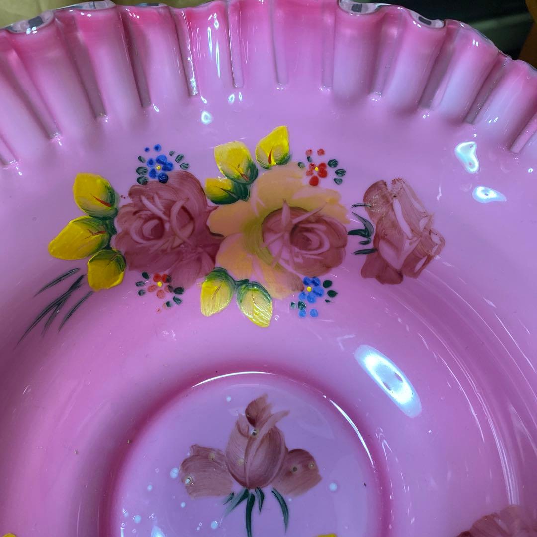 大正、昭和レトロ　ピンクのフリルガラス貝形鉢　ボウル　アンティーク