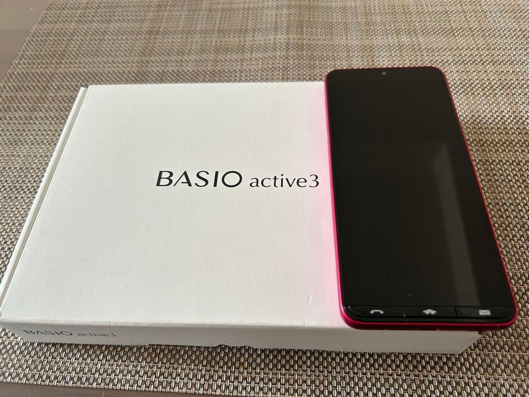【使用1週間・最新機種】BASIO active3 レッド
