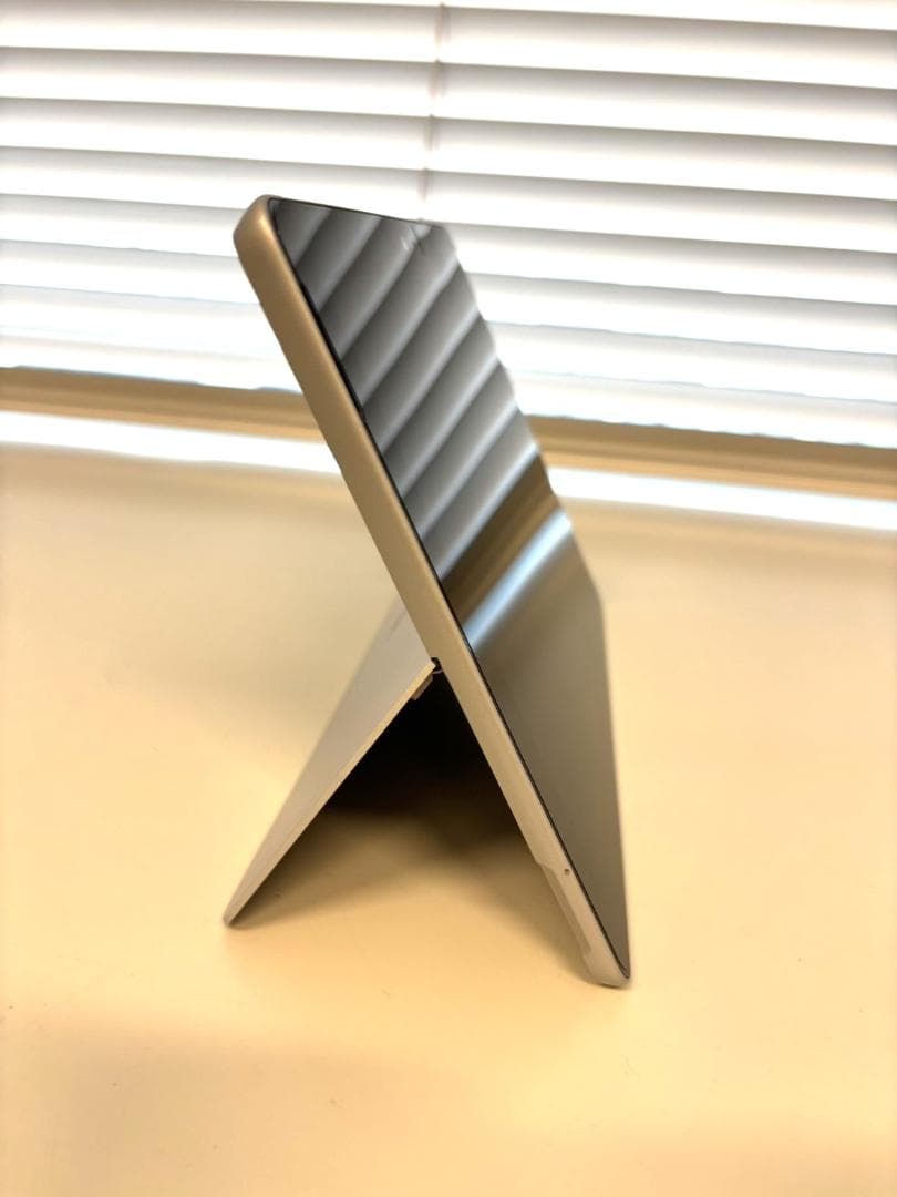 Surface Go 第一世代