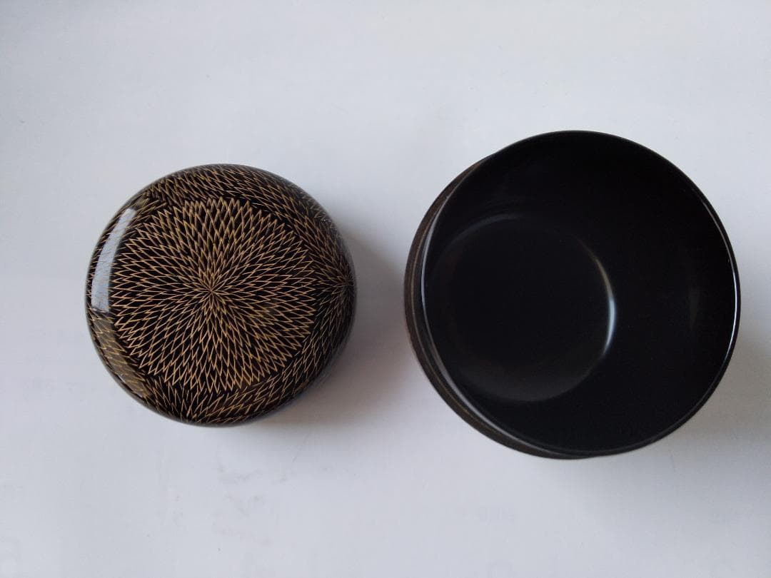 輪島塗 棗 新田義明 作 金彩 彫菊詰 棗 共箱 共布 漆器 漆芸 茶道具 美品