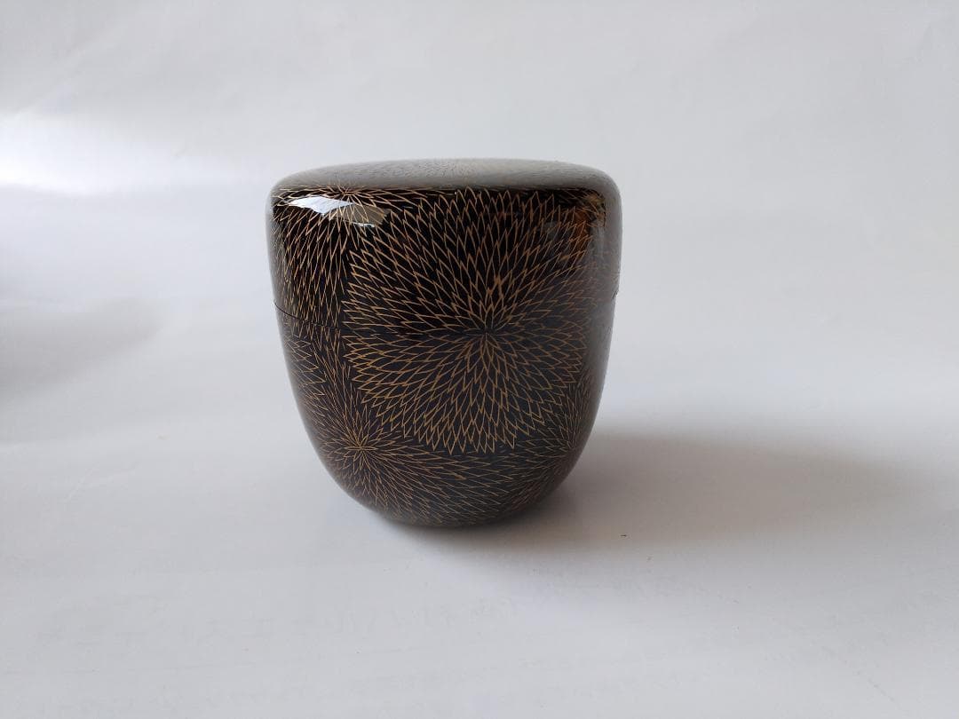 輪島塗 棗 新田義明 作 金彩 彫菊詰 棗 共箱 共布 漆器 漆芸 茶道具 美品