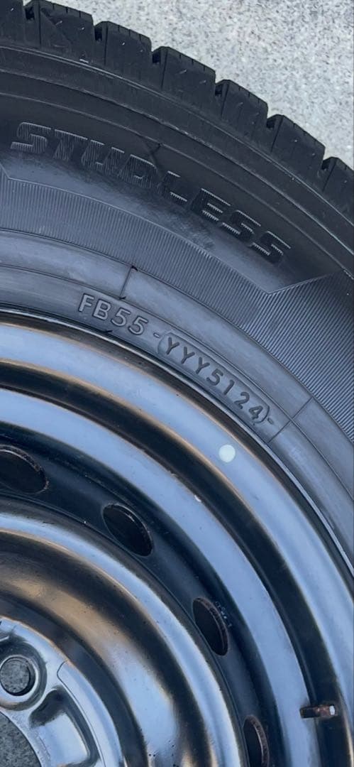 【EI】走行わずかヨコハマ195/80R15ハイエース スタッドレス4本