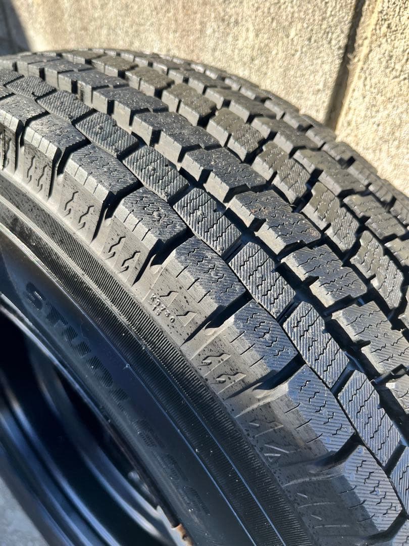 【EI】走行わずかヨコハマ195/80R15ハイエース スタッドレス4本