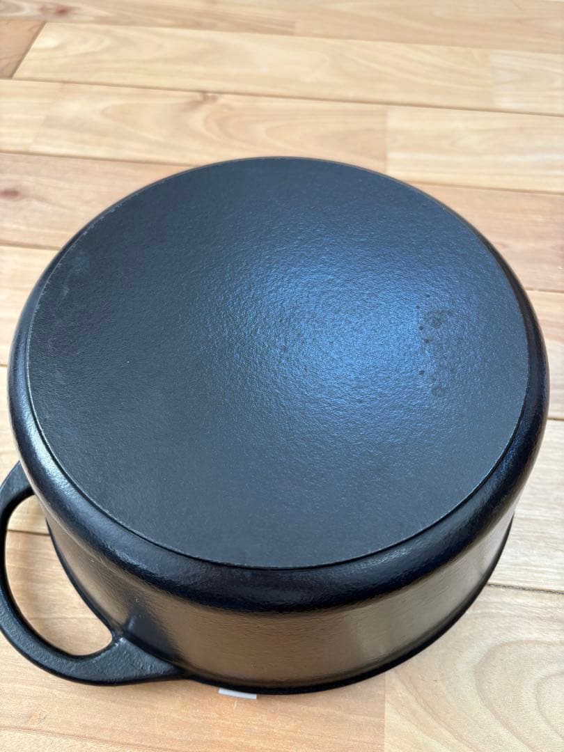 バーミキュラ オーブンポットラウンド22cm（ブラック)