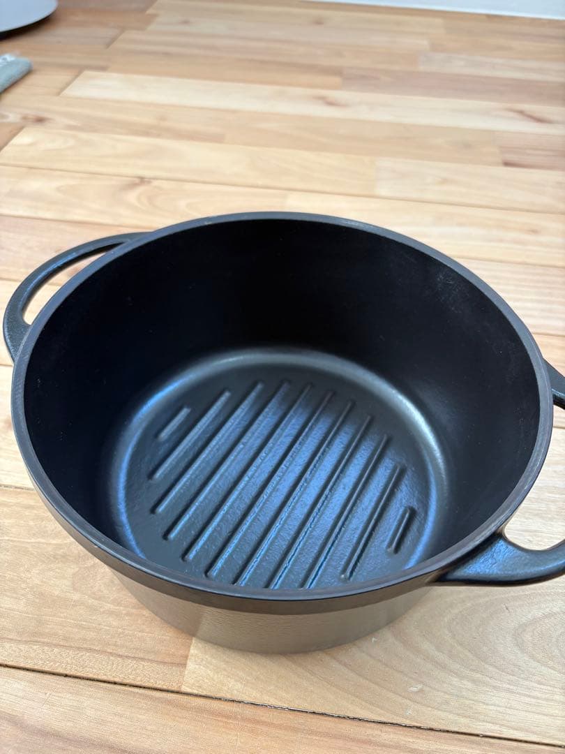 バーミキュラ オーブンポットラウンド22cm（ブラック)