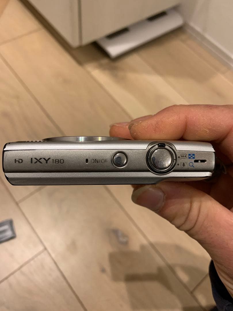 Canon IXY180 PC2275 シルバー デジタルカメラ